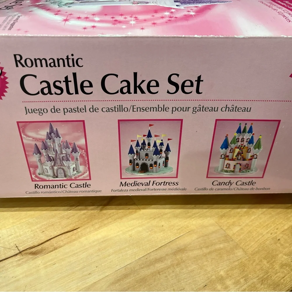 Wilton Romantic Castle Cake Set (DIY cake kit)